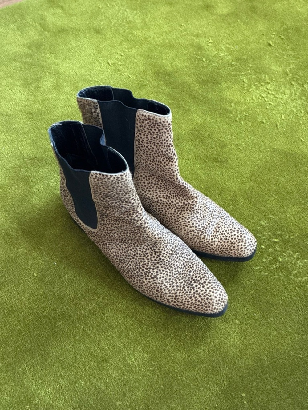 Yves Saint Laurent Leopard-Print Chelsea Heeled Boots - Beige/Black
